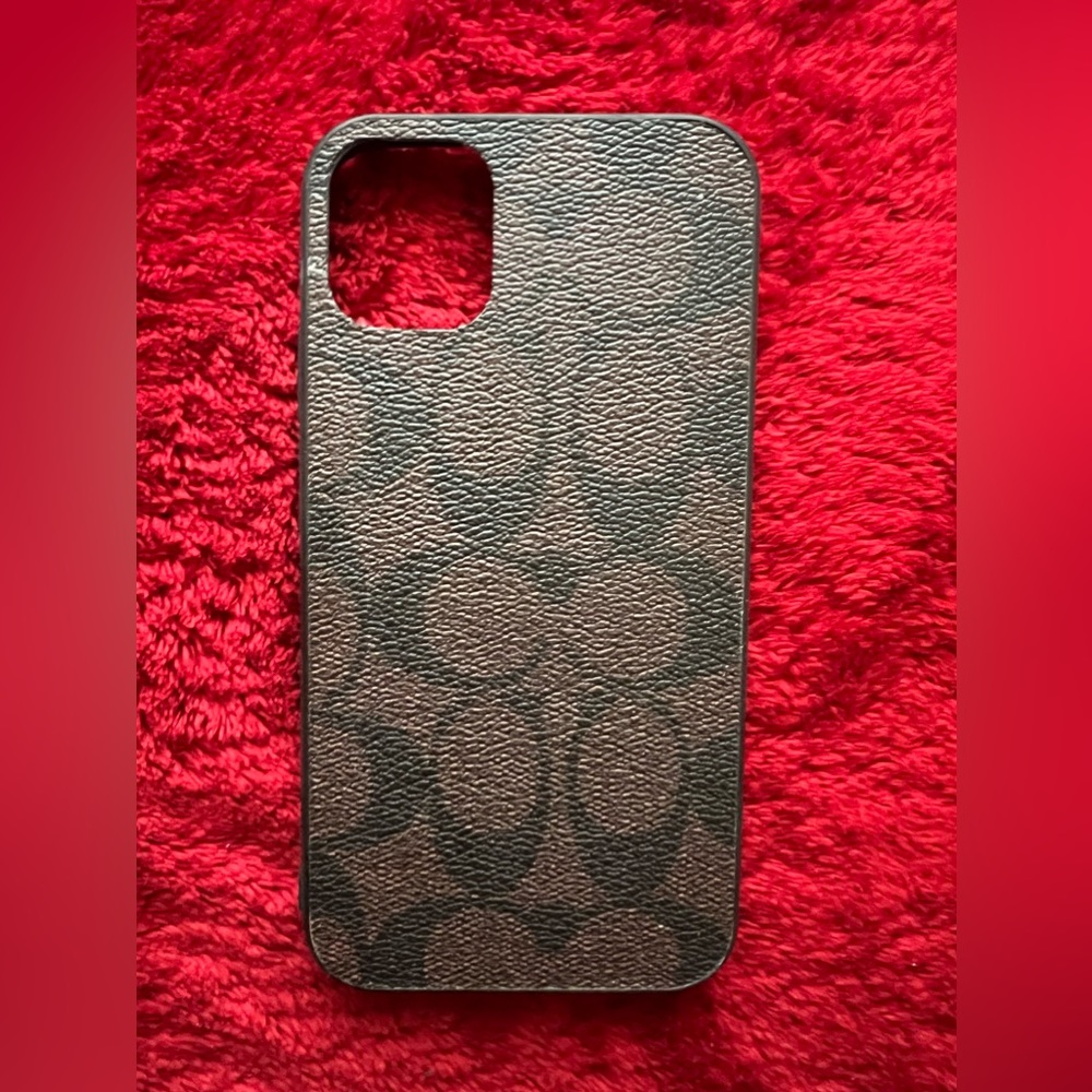IPHONE 11 CASE 
COACH